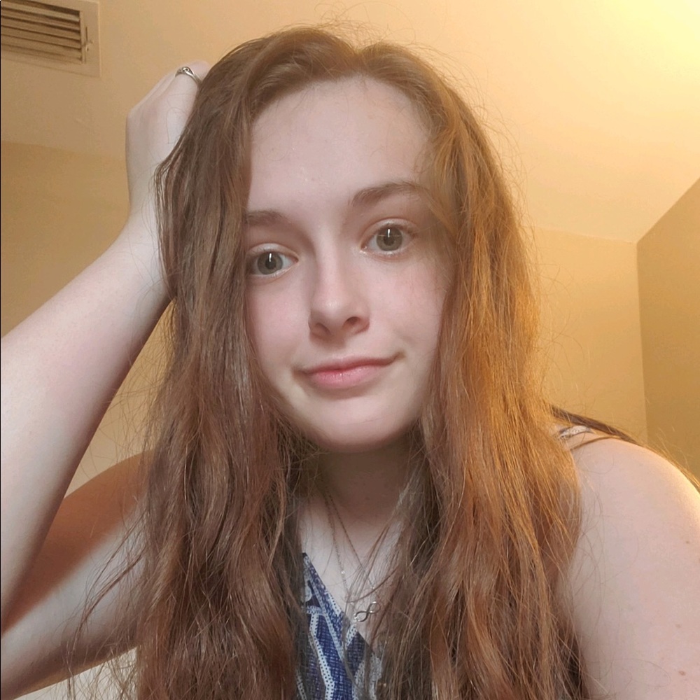 Meet your Posher, Caitlin